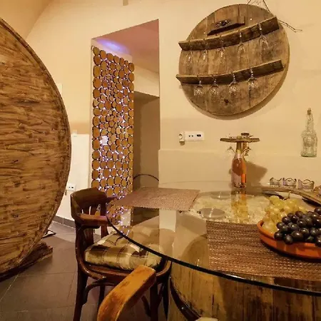 Beer & Wine Cellar Apartman *